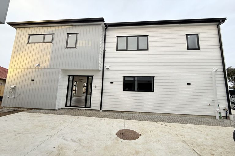 Photo of property in 9 Kirrama Place, Conifer Grove, Takanini, 2112