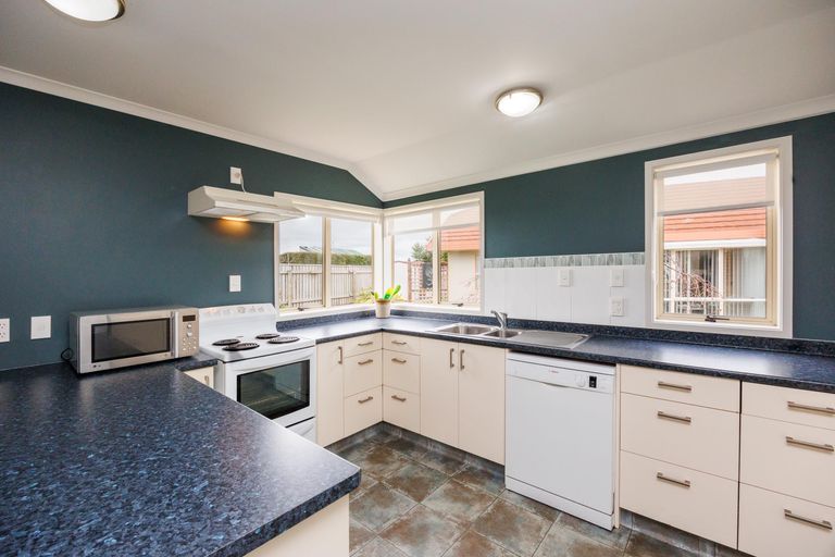 Photo of property in 9 Foxtail Fern, Kelvin Grove, Palmerston North, 4414