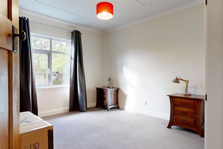 Photo of property in 2 Darlington Terrace, Miramar, Wellington, 6022