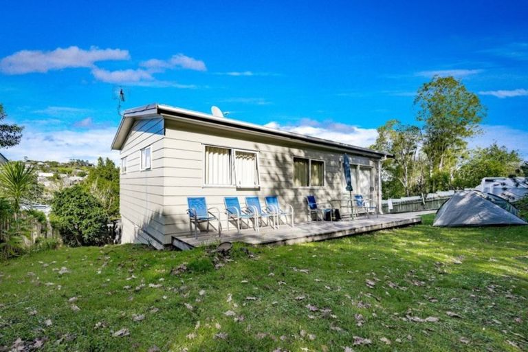 Photo of property in 64b Brian Crescent, Stanmore Bay, Whangaparaoa, 0932
