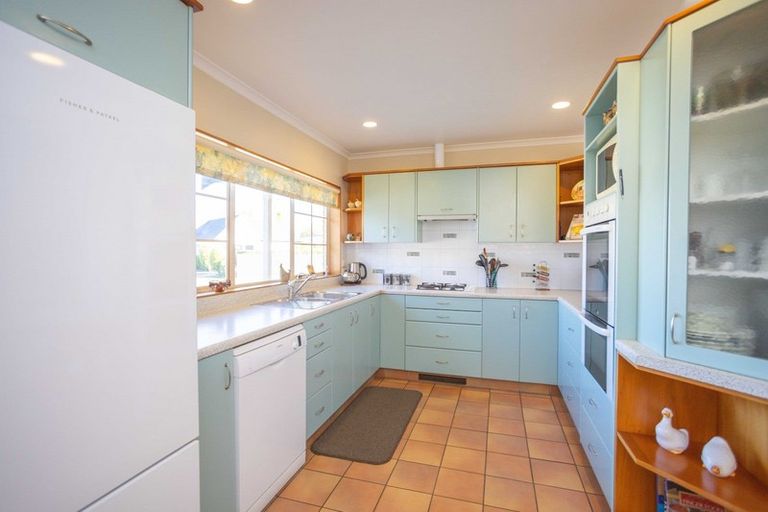 Photo of property in 2 Holdsworth Drive, Otamatea, Whanganui, 4500