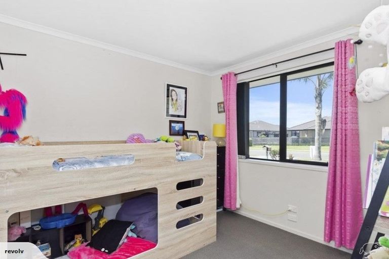 Photo of property in 72 Carrington Drive, Papamoa Beach, Papamoa, 3118