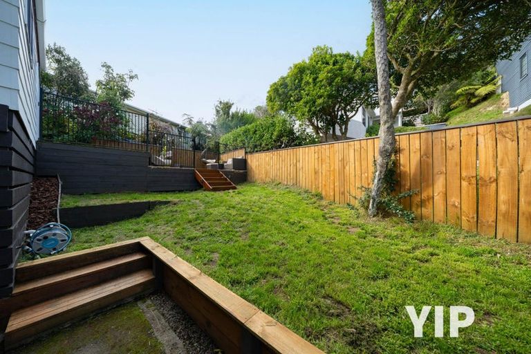 Photo of property in 2/154 Newlands Road, Newlands, Wellington, 6037