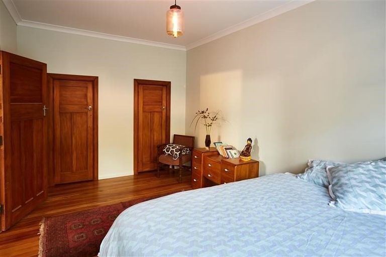 Photo of property in 12 Tamar Street, New Plymouth, 4310