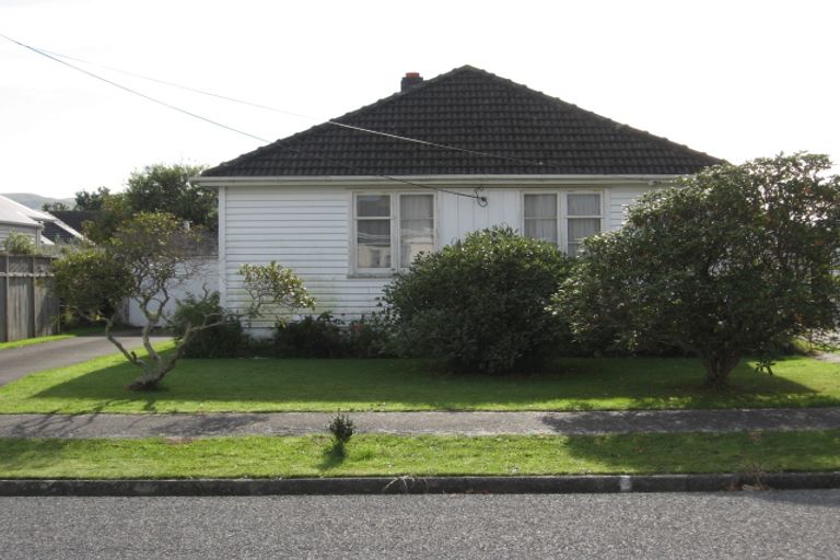 Photo of property in 15 Hall Crescent, Epuni, Lower Hutt, 5011