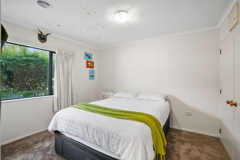 Photo of property in 397 Mangorei Road, Merrilands, New Plymouth, 4312