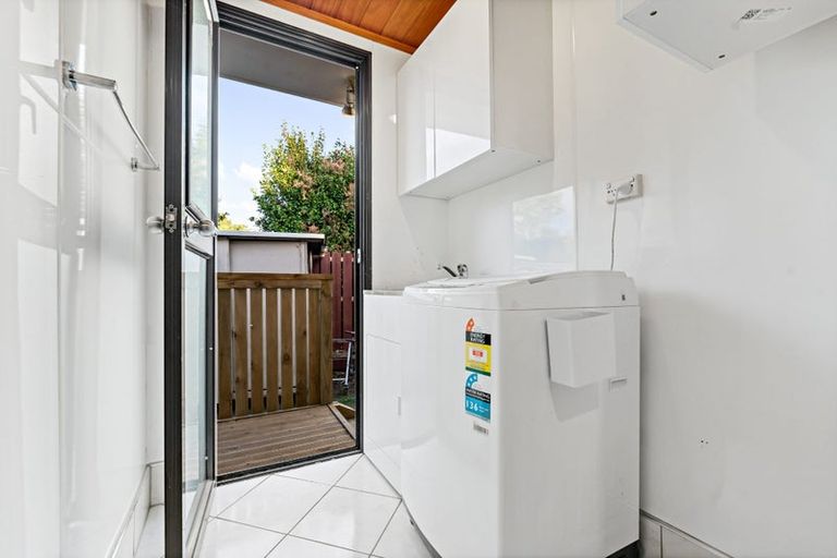 Photo of property in 19 Posa Avenue, Henderson, Auckland, 0612
