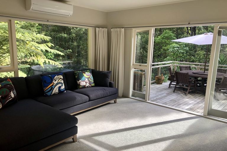 Photo of property in 14 Fitzpatrick Place, Chatswood, Auckland, 0626