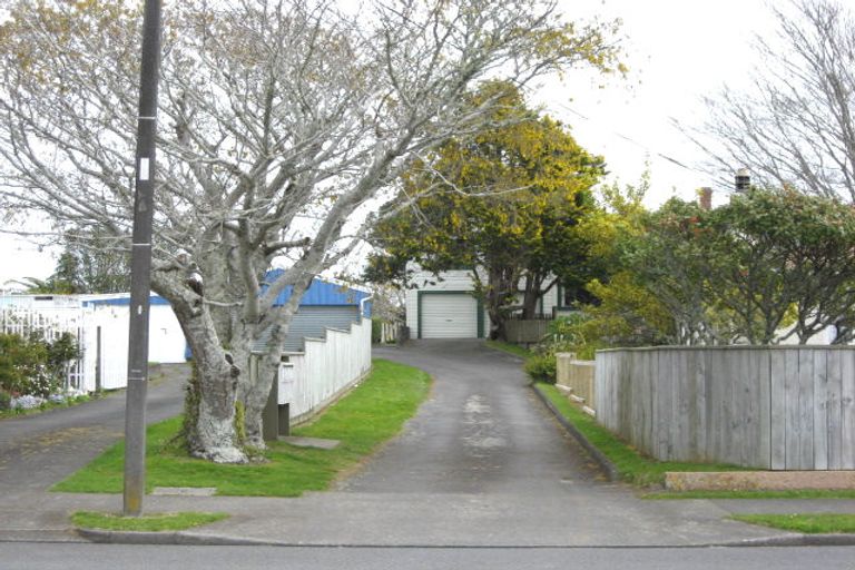 Photo of property in 162b Mangorei Road, Merrilands, New Plymouth, 4312