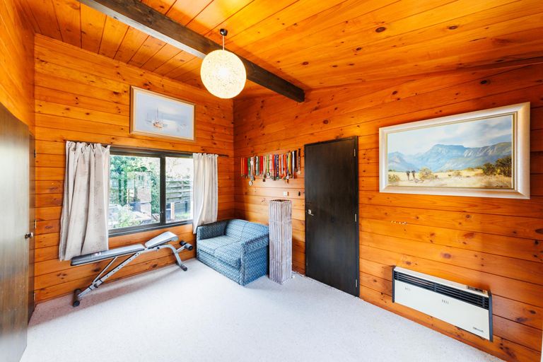 Photo of property in 5 Fernwood Place, Fitzherbert, Palmerston North, 4410