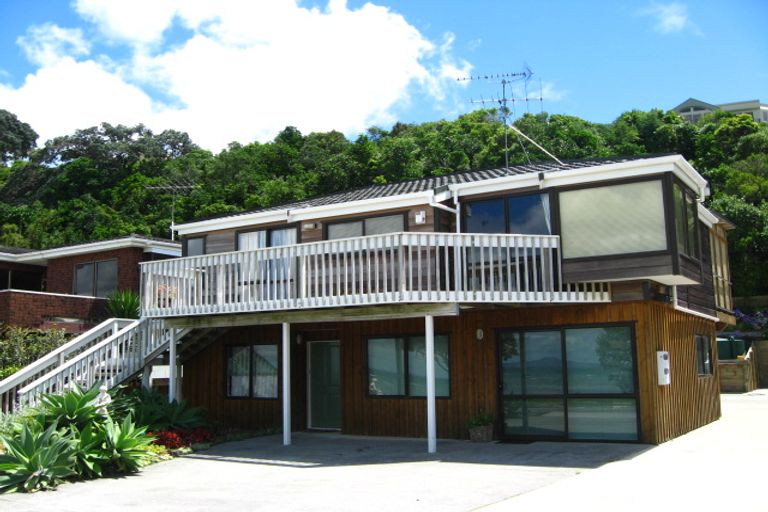 Photo of property in 18 Matakatia Parade, Matakatia, Whangaparaoa, 0930