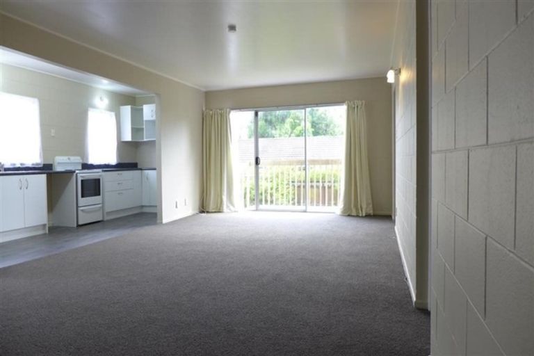Photo of property in 2/41 Koromiko Street, New Lynn, Auckland, 0600