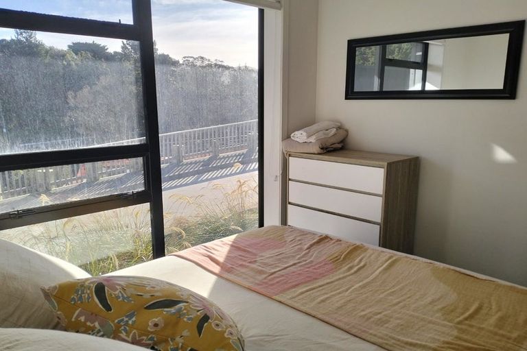 Photo of property in 2 Ara Paripari, Tawa, Wellington, 5028