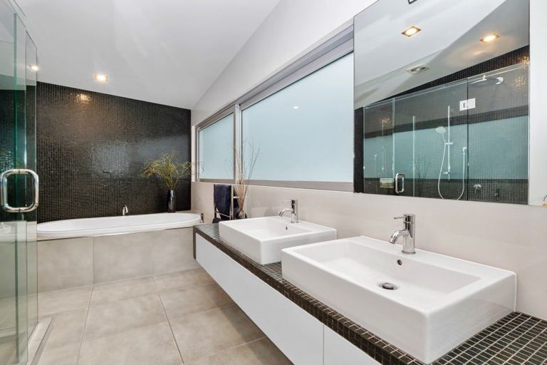 Photo of property in 28c Orkney Road, Mount Maunganui, 3116