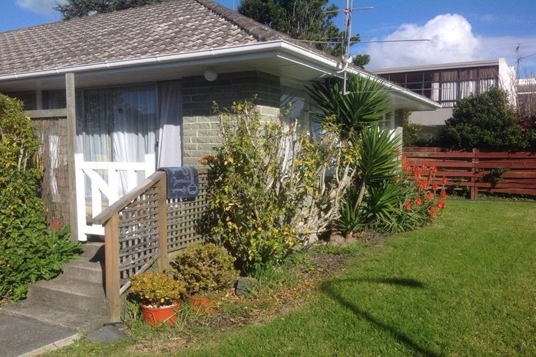 Photo of property in 26 Evelyn Place, Hillcrest, Auckland, 0627