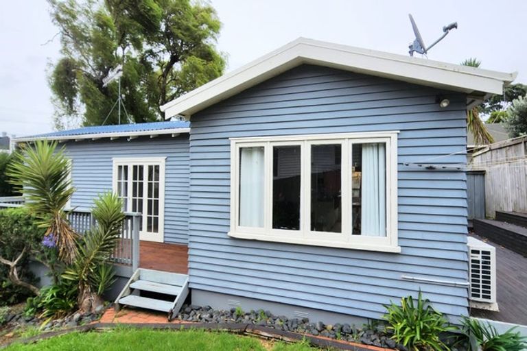 Photo of property in 2/186 Archers Road, Glenfield, Auckland, 0629