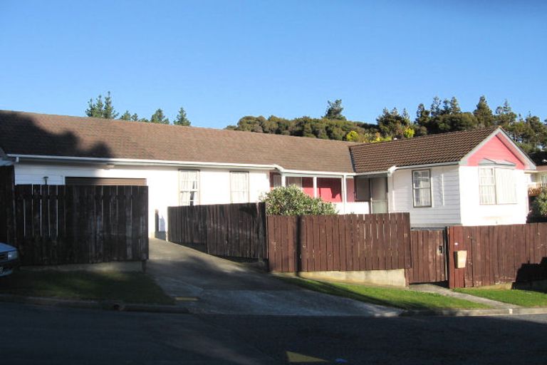 Photo of property in 11 Takanini Grove, Stokes Valley, Lower Hutt, 5019