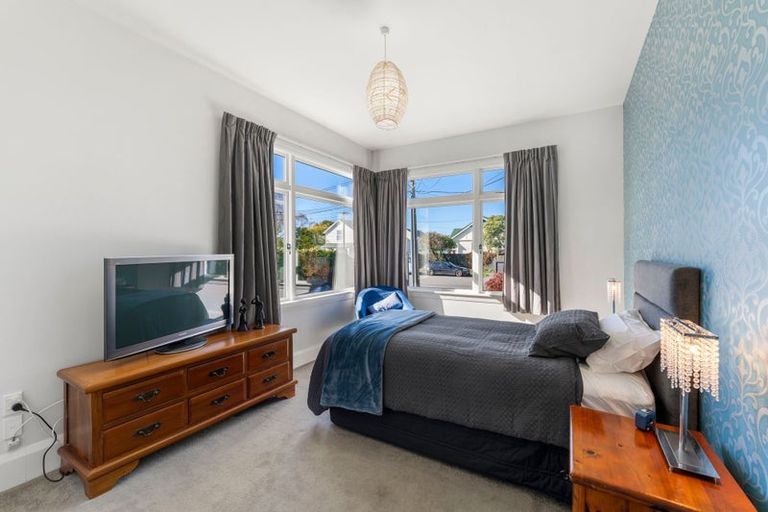 Photo of property in 35 Cleveland Street, Edgeware, Christchurch, 8013