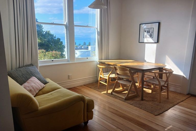 Photo of property in 129 Chaucer Road, Hospital Hill, Napier, 4110