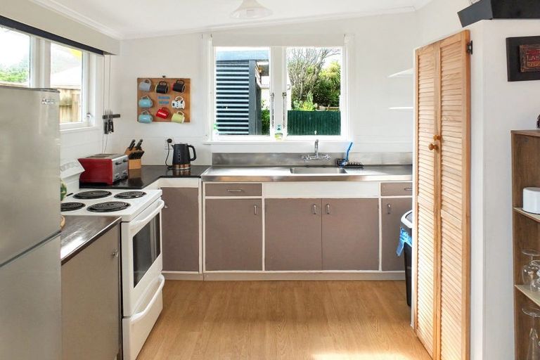 Photo of property in 3 Chrystall Street, Foxton Beach, Foxton, 4815