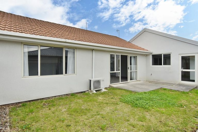 Photo of property in 3/2 Broadbent Street, Riccarton, Christchurch, 8041