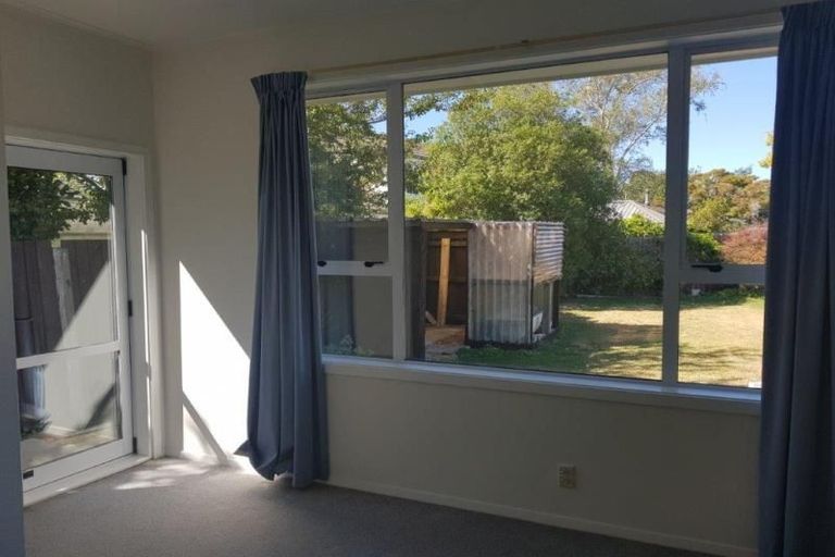 Photo of property in 5 Greendale Avenue, Avonhead, Christchurch, 8042