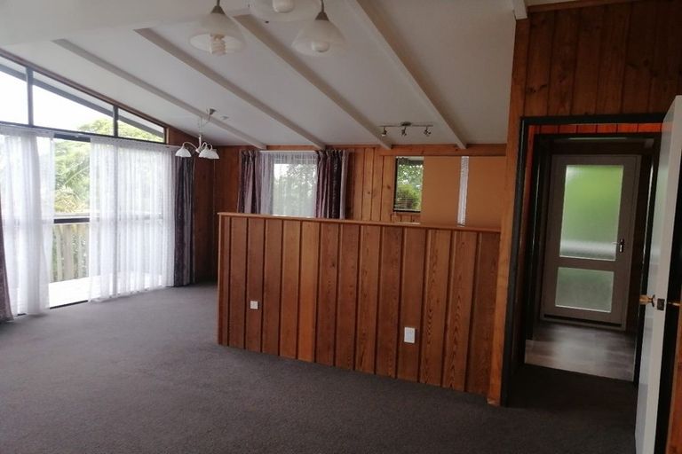 Photo of property in 5 Kemp Road, Massey, Auckland, 0614