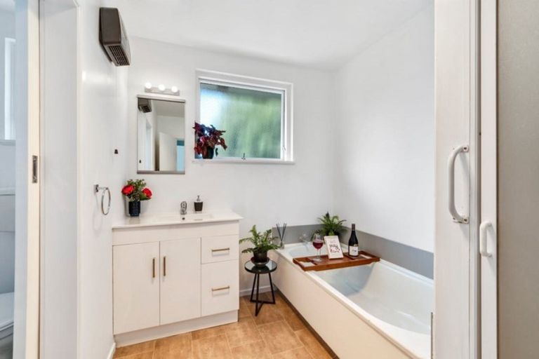 Photo of property in 130 Wales Street, Halswell, Christchurch, 8025