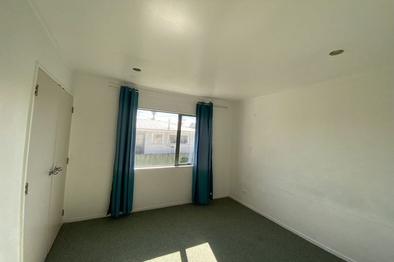 Photo of property in 3a Waterview Road West, Takanini, 2112