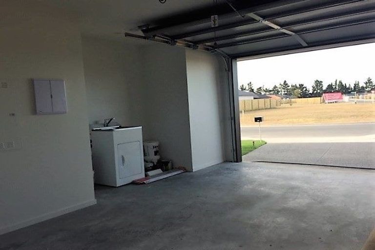 Photo of property in 15 Minerva Crescent, Woodend, 7610