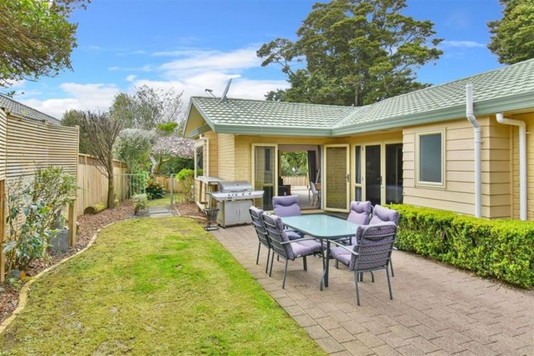 Photo of property in 22 The Glade South, Pukekohe, 2120