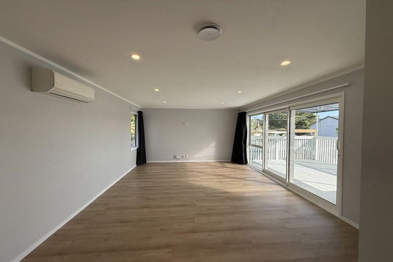 Photo of property in 1/324 Swanson Road, Henderson, Auckland, 0610