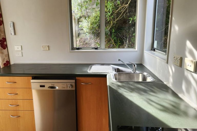 Photo of property in 17 Manitoba Place, Kingston, Wellington, 6021