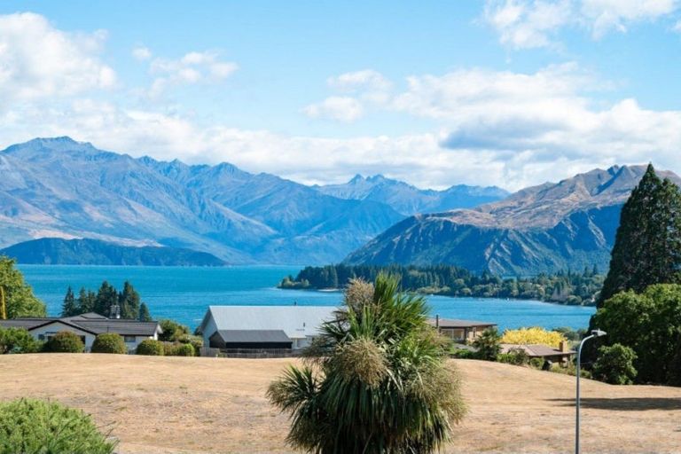 Photo of property in 37 Faulks Terrace, Wanaka, 9305