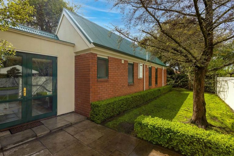 Photo of property in 90 Totara Street, Riccarton, Christchurch, 8041