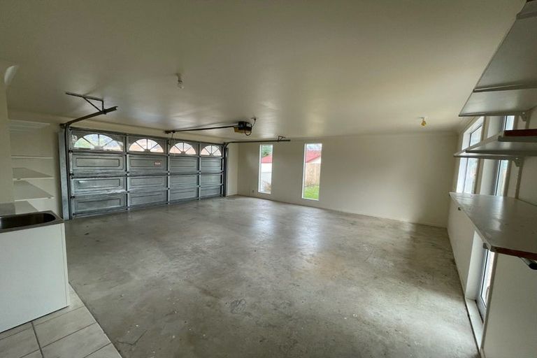 Photo of property in 22 Bearing West Court, Paraparaumu, 5032