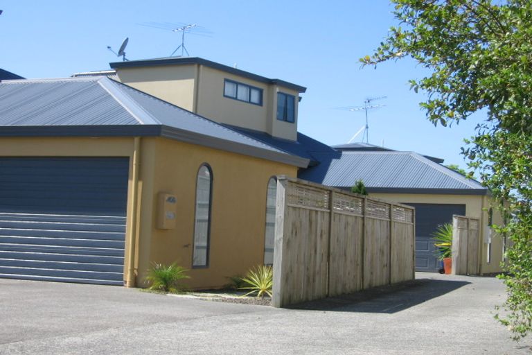 Photo of property in 1015a Beach Road, Torbay, Auckland, 0630