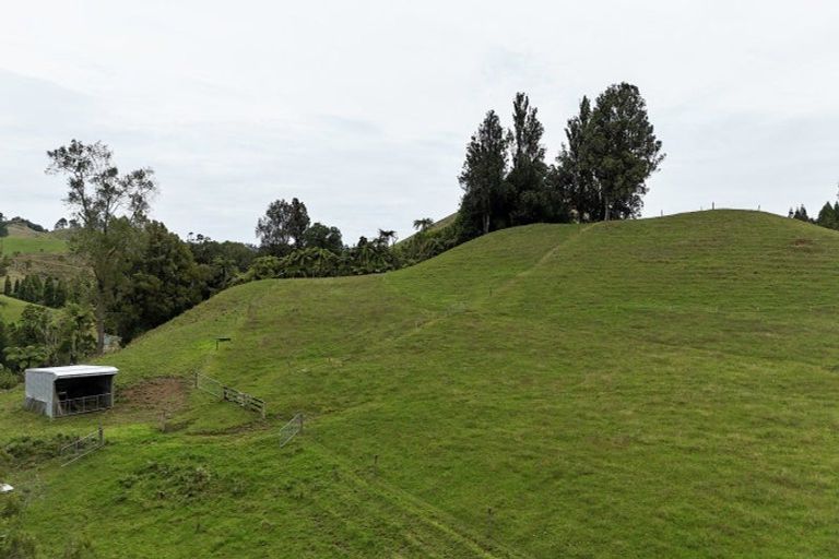 Photo of property in 114 Ackworth Road, Lepperton, New Plymouth, 4373