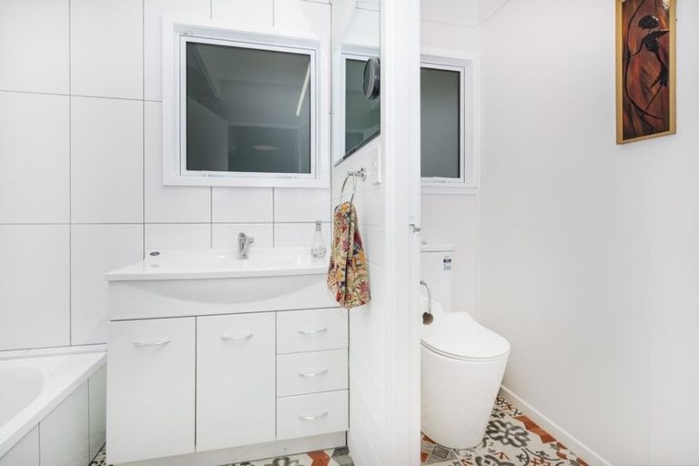 Photo of property in 126 Western Hills Drive, Kensington, Whangarei, 0112