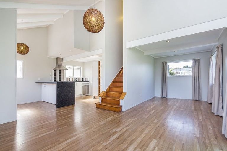 Photo of property in 2/10 Kiekie Road, Mangere Bridge, Auckland, 2022