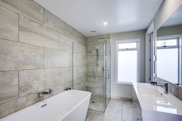 Photo of property in 88 Orotu Drive, Poraiti, Napier, 4112