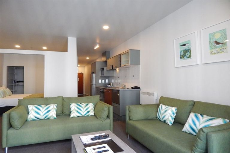 Photo of property in Atrium Towers, 8d/154 The Terrace, Wellington Central, Wellington, 6011