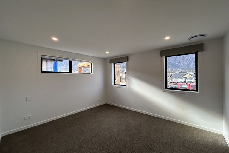 Photo of property in 12 Grain Close, Jacks Point, 9371