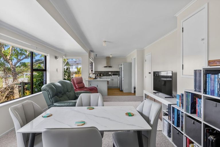 Photo of property in 1 Moana Terrace, Snells Beach, 0920
