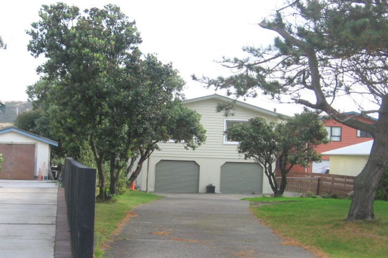 Photo of property in 19 Mana Esplanade, Paremata, Porirua, 5026