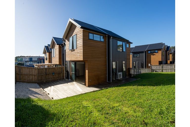 Photo of property in 34 Seafarer Crescent, Stanmore Bay, Whangaparaoa, 0932