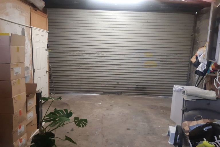 Photo of property in 5a Royal Crescent, Saint Kilda, Dunedin, 9012