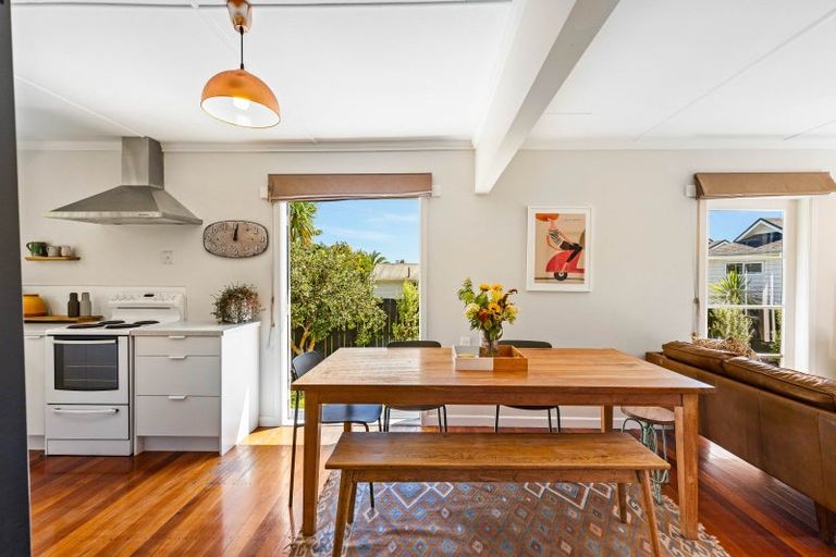 Photo of property in 1/62 Delta Avenue, New Lynn, Auckland, 0600