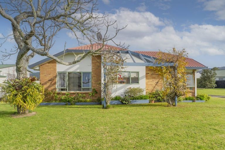 Photo of property in 16 Meadow Drive, Whitianga, 3510