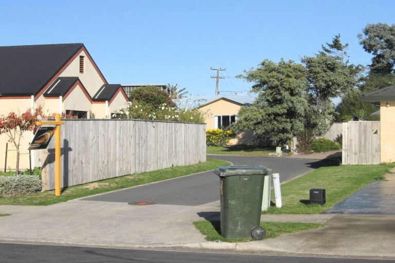 Photo of property in 26 Lorna Irene Drive, Raumati South, Paraparaumu, 5032
